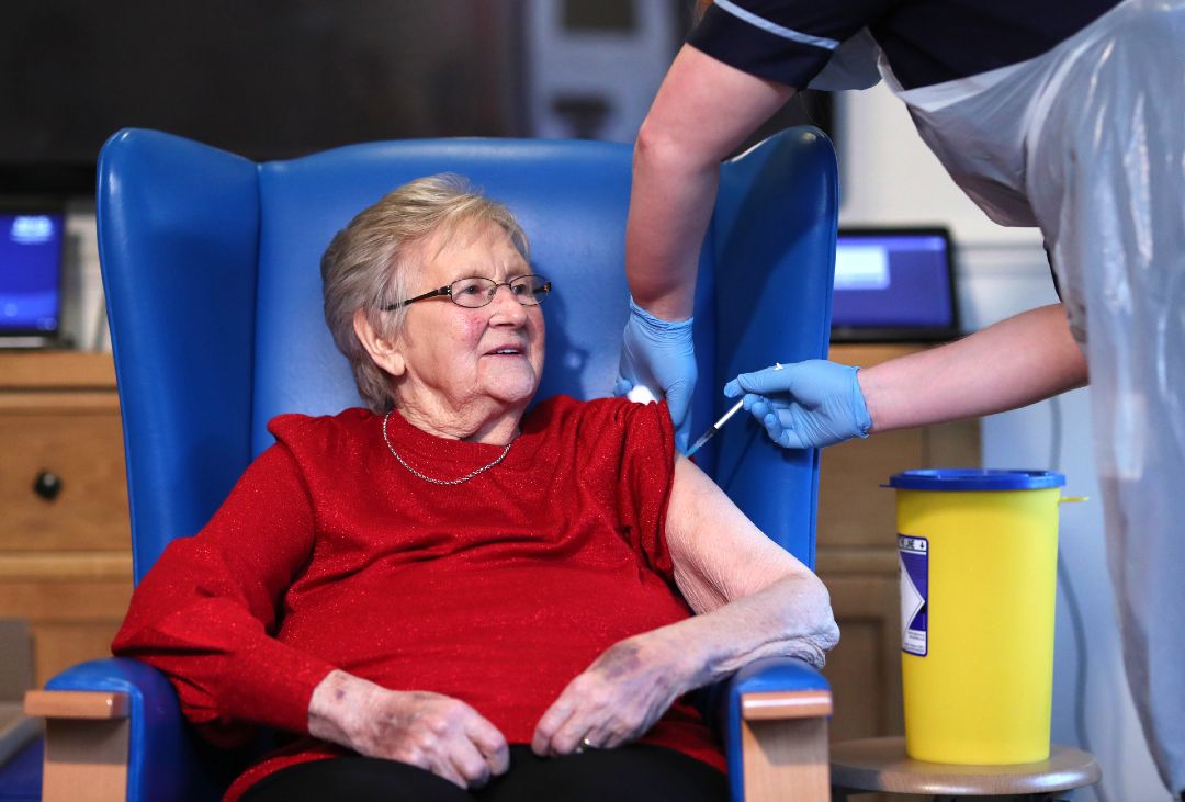 Anne Innes getting her second covid-19 jab