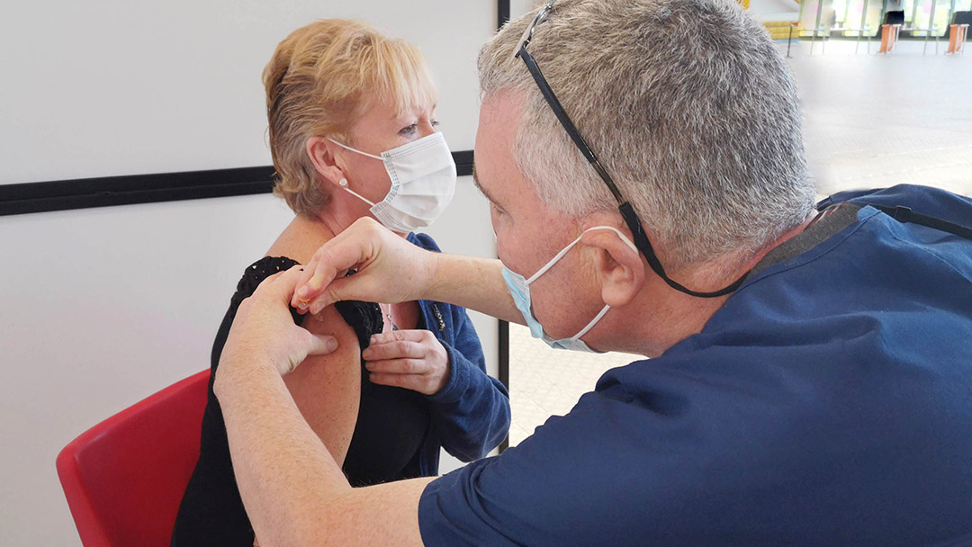 NHSL_Ravenscraig_vaccination_centre_2021