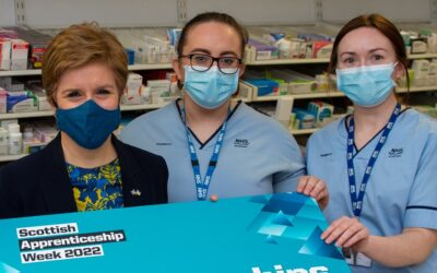 First Minister meets pharmacy apprentices