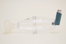 image of an inhaler and spacer device