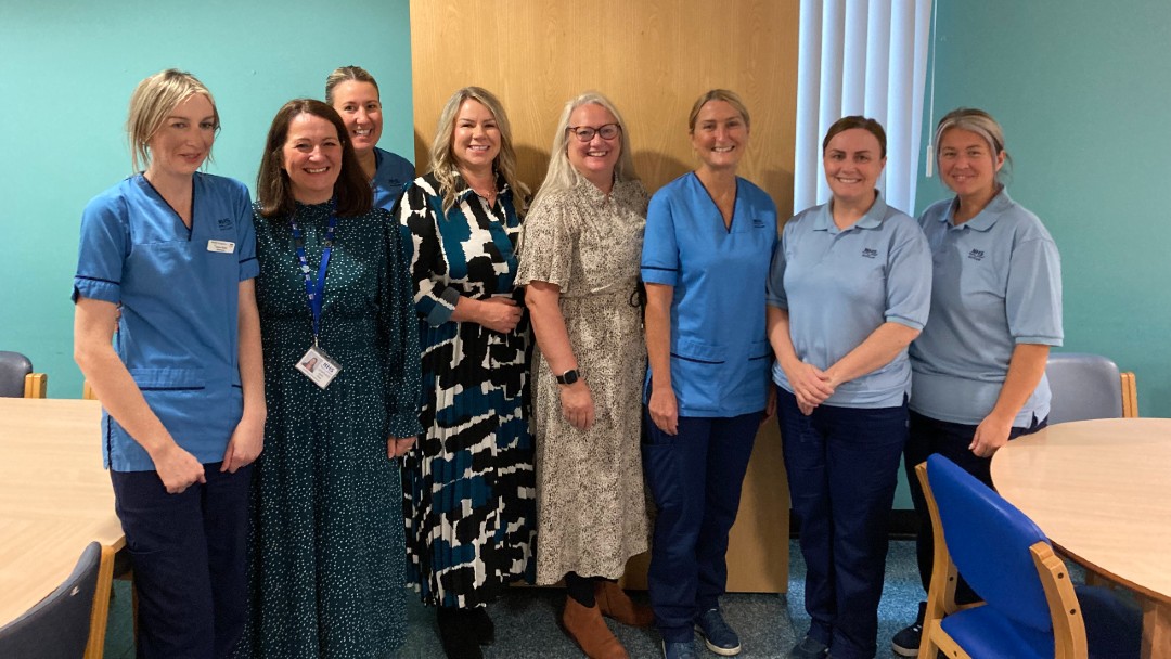 Delegation from England focus on Lanarkshire Childsmile programme