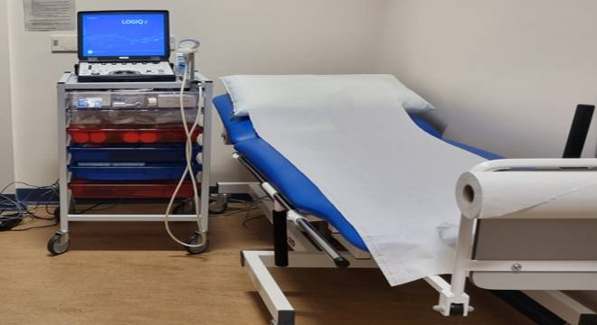 hospital bed image of an examination bed at the doctors