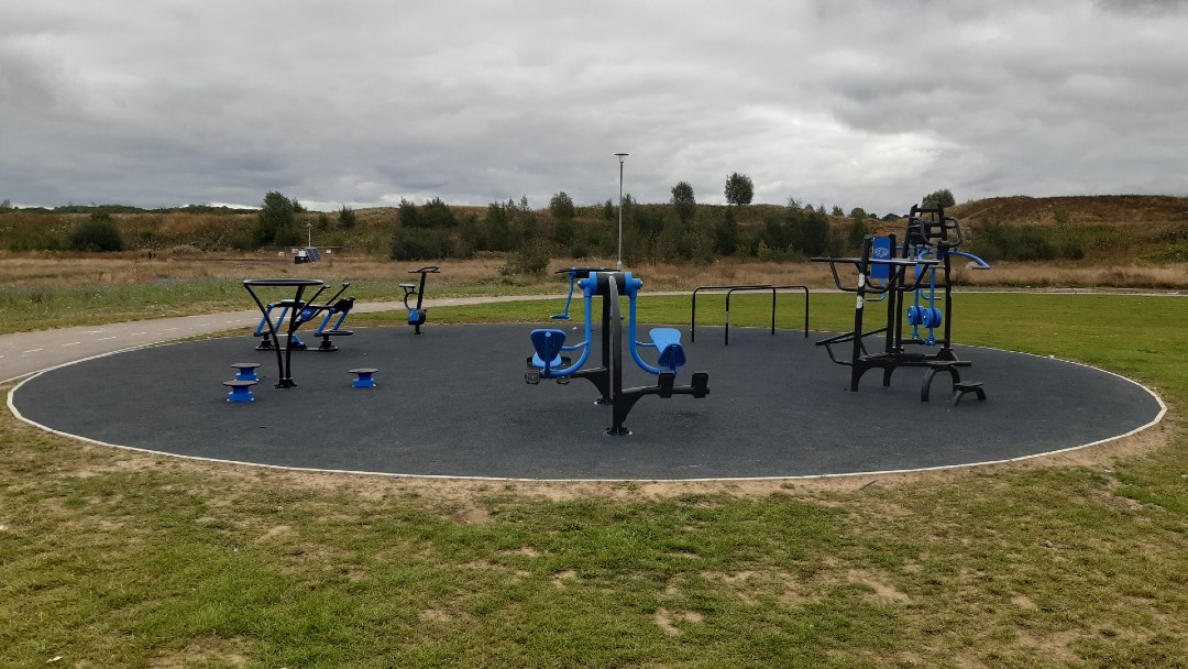 Enjoy the benefits of outdoor gyms